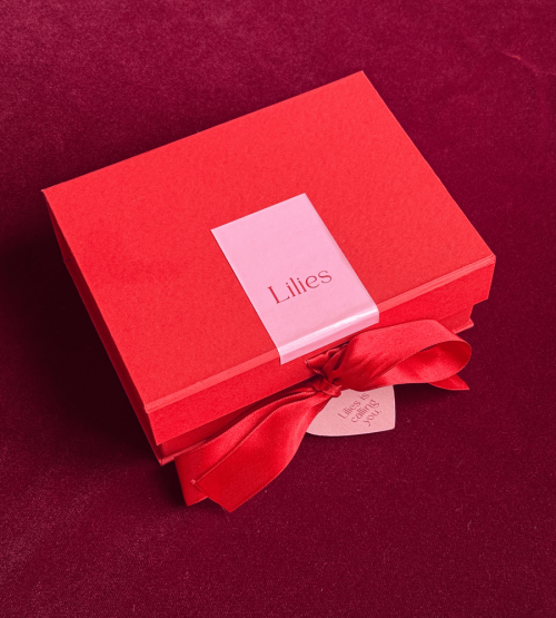 Lilies x Lil Noire Mum & Badem Serotonin Kit 2