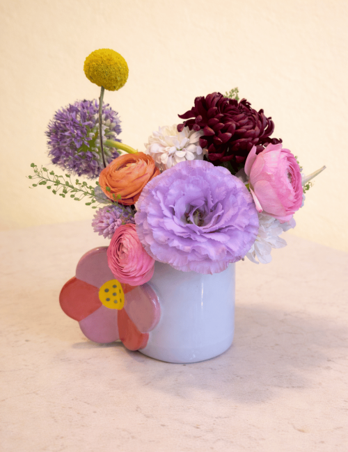 Lilies Bloom Mug Lila